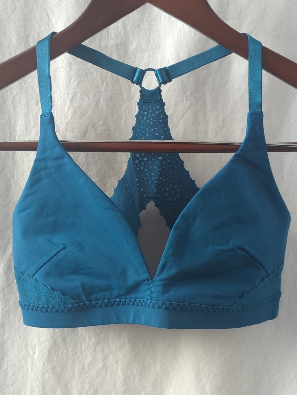 Lululemon Free Spirit Bra Tofino Teal Blue Laser Cut Scalloped Lace Back Size 6